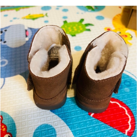 Slightly used kids Uggs - Picture 3 of 3